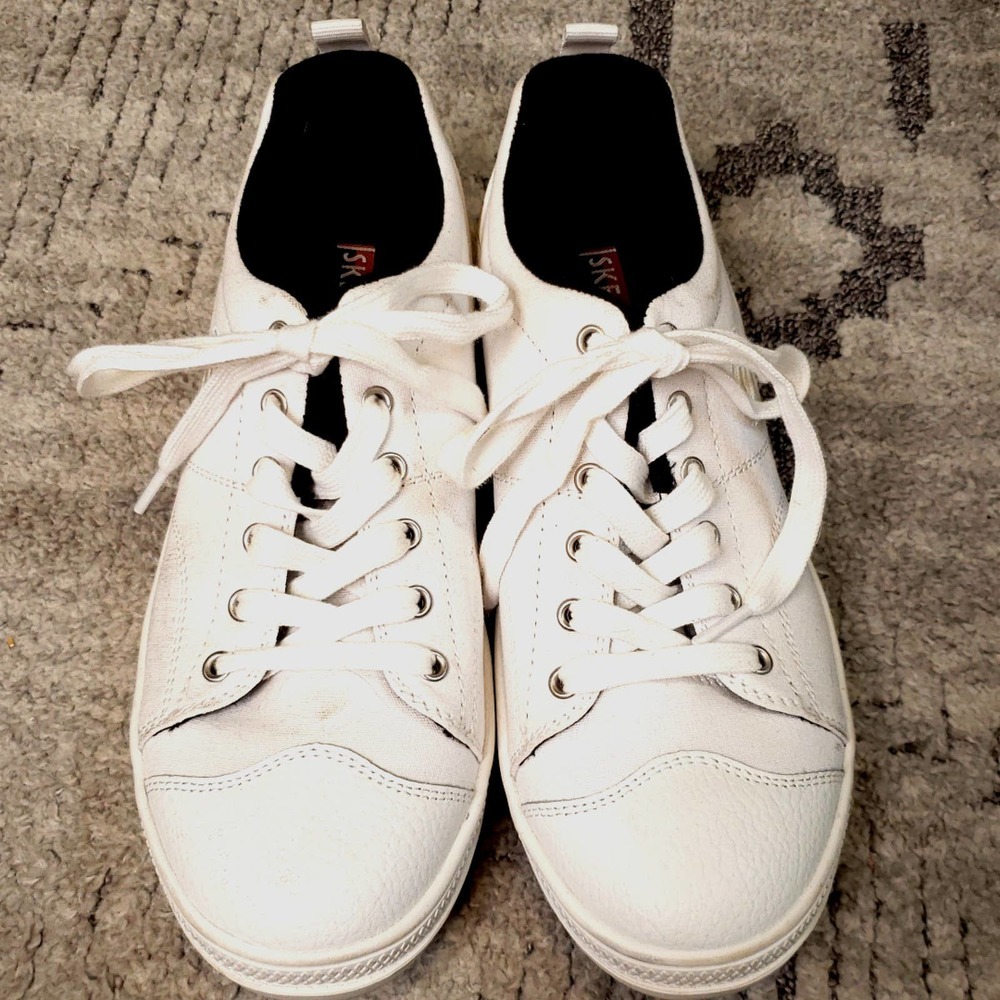 Skechers White Canvas  Sneakers size 9